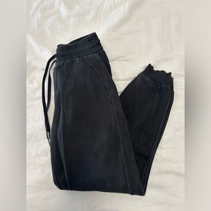 Size 4 Black Lululemon scuba joggers